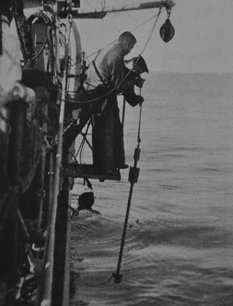 die geologische Stoßröhre beim Einhohlen -mit geschlossenen Klappen (Meteor-Expedition 1925-1927)