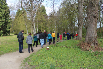 guided tour through the castle's park
