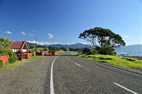Road to the marae