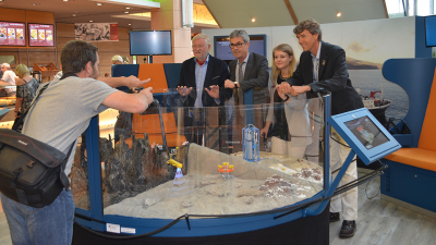 Pressetermin zur Eröffnung (von rechts): Martin Visbeck (GEOMAR), Emely Egerland (CITTI), Harald Rottes (CITTI) und Gerold Wefer (MARUM). Foto: MARUM - Zentrum für Marine Umweltwissenschaften, Universität Bremen