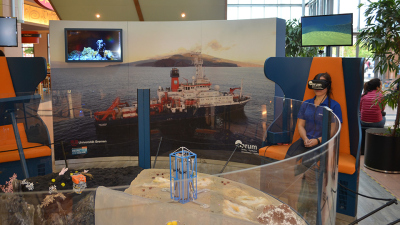 Film, information on tablets and a dive over the ocean bed - visitors get to know the ocean floor better. Photo: MARUM - Center for Marine Environmental Sciences, University of Bremen, U. Prange