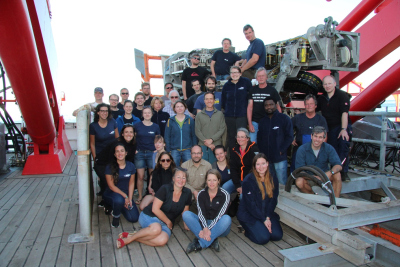 Die Fahrtteilnehmerinnen und -teilnehmer des 2. Fahrtabschnitts der Expedition SO260 (Foto: Hermann Pregler).