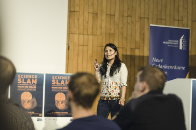 Deborah Tangunan at the 2017 Science Slam in Braunschweig