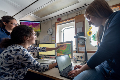 Einblick in die Bordwetterwarte. Foto: MARUM - Zentrum für Marine Umweltwissenschaften, Universität Bremen; V. Diekamp