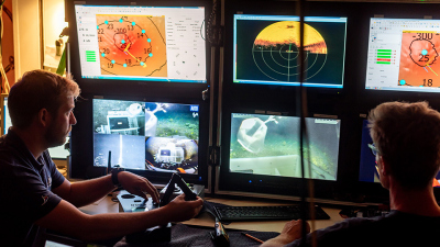 Das ROV Team im Kontrollraum. Foto: MARUM - Zentrum für Marine Umweltwissenschaften, Universität Bremen, V. Diekamp