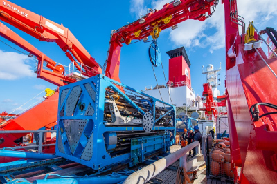 MeBo200 on deck of research vessel SONNE