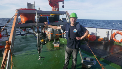 Kai bedient nicht nur die Secchi-Scheibe, sondern auch den Lander LanceALot. Foto: MARUM, Universität Bremen