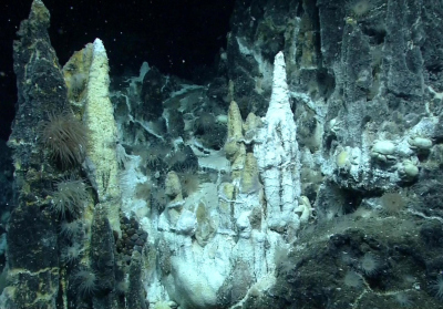 Hydrothermal landscsape; Photo: MARUM – Center for Marine Environmental Sciences, University of Bremen