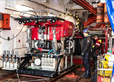 ROV MARUM-QUEST on FS POLARSTERN. Photo: vdl