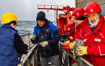 Gas sampling. Photo: vdl