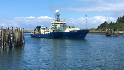 Die ATLANTIS läuft in den Hafen von Newport/Oregon ein. Foto: MARUM - Zentrum für Marine Umweltwissenschaften, Universität Bremen; Y. Marcon 