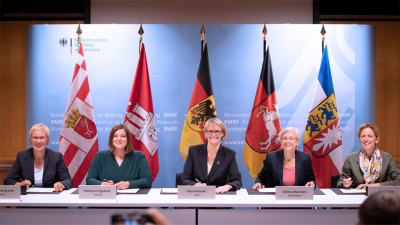 Unterzeichnung der Vereinbarung zum Aufbau der Deutschen Allianz Meeresforschung (DAM) am 18. Juli in Bonn.