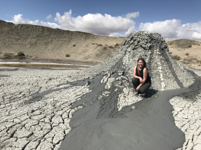 Nele in front of an active gryphon at the Bakhar Satellite MV.