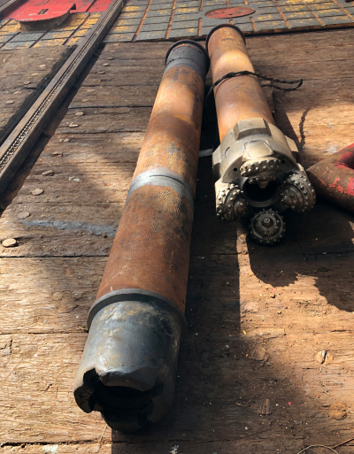 Seit ein paar Tagen liegt der untere Teil der Bottom Hole Assembly (BHA) bereits auf der Bohrplattform bereit. 