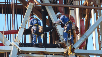 Arbeiten im Bohrturm sind tägliches Geschäft (Foto: Simon C. George & IODP).