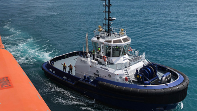Das Schlepperboat mit den Filtern ist da.