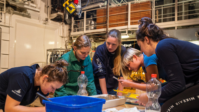 Sampling. Photo: Heike Dugge