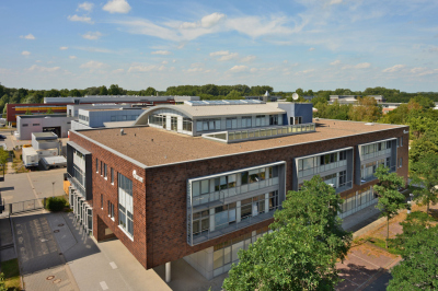 Das MARUM-Hauptgebäude an der Leobener Straße auf dem Campus der Universität Bremen. 
