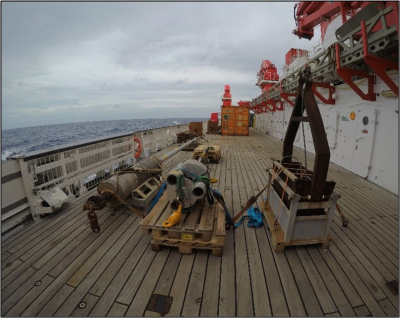 Alle auszusetzende Geräte an Deck der FS SONNE. 