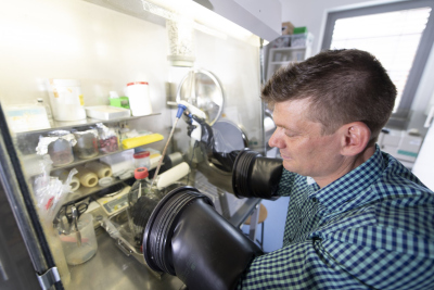 Anaerobic cultivation - culture transfer in an anoxic chamber