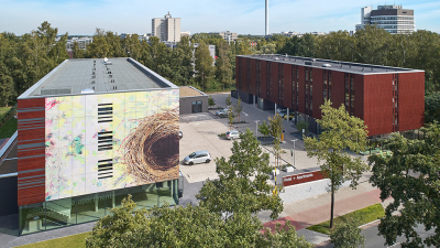 The '7 things'-hotel from the outside. The red hotel-building, you are staying in, is on right side. Photo: Munte GmbH & Co. KG