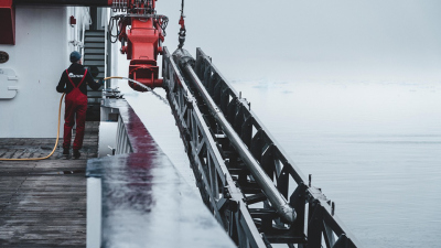 Das Schwerelot wird gesäubert. Foto: Raphael Morard