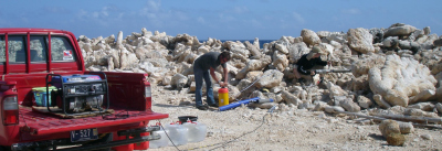 Drilling fossil coral boulders - T. Felis/MARUM, University of Bremen