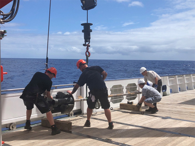 Wärmegradientenlanze mit angebauten Temperaturloggern zurück an Deck. Foto: U. Röhl