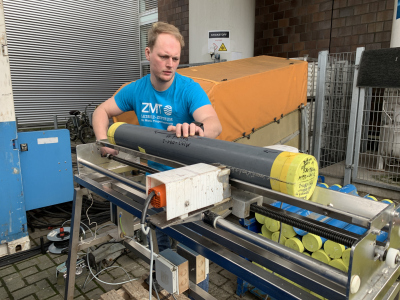 Sawing. Photo: ZMT; A.Daschner