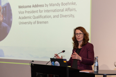 Mandy Böhnke welcomes during the closing event. Photo: MARUM - Center for Marine Environmental Sciences, University of Bremen; Simon Wett