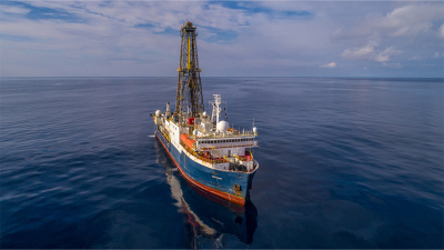 Das IODP-Bohrschiff JOIDES Resolution (Foto: Bill Crawford, International Ocean Discovery Program)