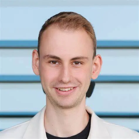 Portrait photo of Malte Ostendarp