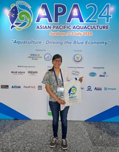 Lisa at the APA 24 conference