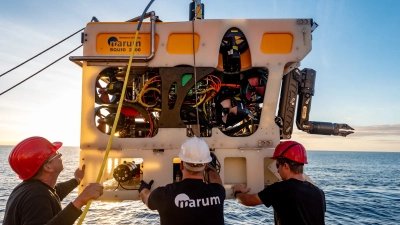 Aussetzen des ROV MARUM-Squid. Foto: MARUM − Zentrum für Marine Umweltwissenschaften, Universität Bremen; V. Diekamp
