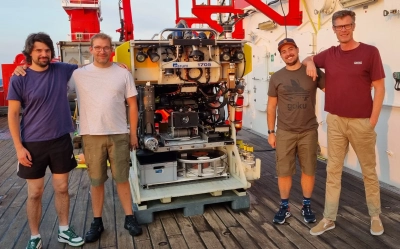 Das vierköpfige Team des ROV MARUM-SQUID während der Expedition SO306: Siefke, Tom, Vincent und Nico. Foto: MARUM – Zentrum für Marine Umweltwissenschaften, Universität Bremen