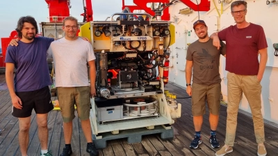 Das vierköpfige Team des ROV SQUID während der Expedition SO306: Siefke, Tom, Vincent und Nico. Foto: MARUM – Zentrum für Marine Umweltwissenschaften, Universität Bremen