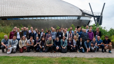 Forschende des DFG-Schwerpunktprogramms „Tropische Klimavariabilität & Korallenriffe“ (SPP 2299) und internationale Gäste auf ihrem Treffen an der Universität Bremen im September 2024. Foto: MARUM – Zentrum für Marine Umweltwissenschaften, Universität Bremen; Volker Diekamp