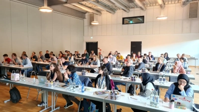 Forschende des DFG-Schwerpunktprogramms „Tropische Klimavariabilität & Korallenriffe“ (SPP 2299) und internationale Gäste auf ihrem Treffen an der Universität Bremen im September 2024. Foto: Thomas Felis