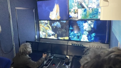 Abbildung zeigt  Im Simulationscontainer des Tauchroboters MARUM-QUEST4000. 