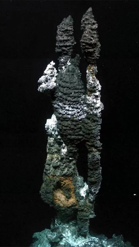 Die Hydrothermalquelle Gyme. Foto: MARUM – Zentrum für Marine Umweltwissenschaften, Universität Bremen