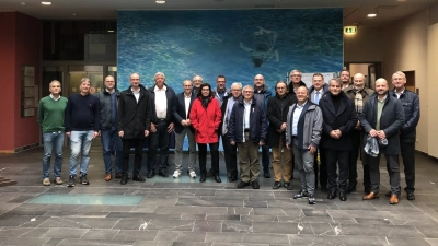 Abbildung zeigt Gruppenbild Beirat der GMT mit MARUM-Gastgebern. 