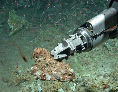 Probennahme mit dem Tauchroboter MARUM-QUEST in 520 Meter Wassertiefe am Azoren Plateau, Foto: MARUM – Zentrum für Marine Umweltwissenschaften, Universität Bremen