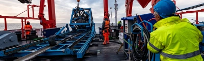 Aussetzen MARUM-MeBo200. Foto: MARUM − Zentrum für Marine Umweltwissenschaften, Universität Bremen; V. Diekamp