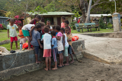 Fascinated kids at Dakui Beqa village watching me measure sedimentary oxygen consumption rates